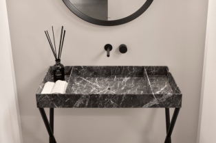 Nabatei Consolle: Mermer koji lebdi