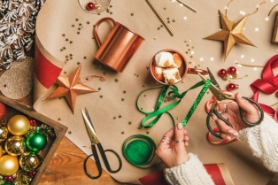 Ukrasite jelku uz najlakši DIY trik ikada