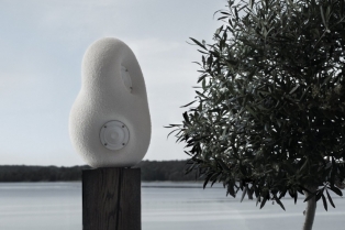 Zvučnik koji izgleda kao umetničko delo