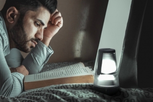 Kada svetlost postane terapija: priča o Calmtern lampi