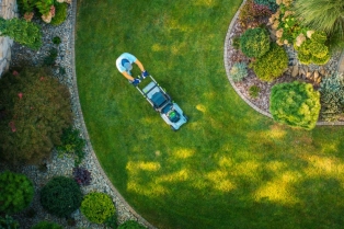 Baštovani upozoravaju: Ovo je prolećna greška koja uništava vaš travnjak