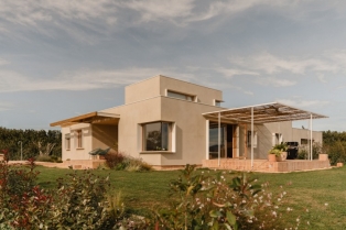 Kuća koja diše Mediteran: Casa al Pradet spaja tradiciju, dizajn i život u ritmu prirode