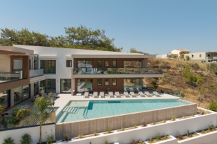 Vila Ayeria – mediteranski luksuz u kojem se arhitektura stapa sa morem i prirodom