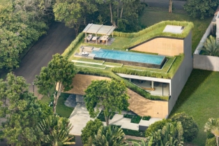 Split Mass Residence: Kuća oblikovana pokretom