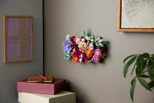 Kocka do kocke: LEGO Flower Wall osvaja moderne enterijere