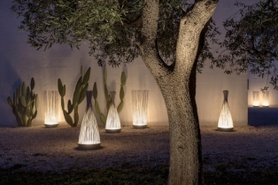 Don’t Touch – lampa koja mami pogled (i ruku) svojim magnetnim dizajnom