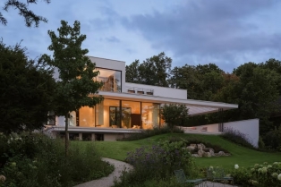 Ayoughi House - klasična elegancija života u vrtu za više generacija