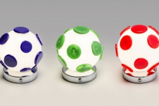 Tripop: Lampa koja izgleda kao da je stigla iz budućnosti i unosi razigrani luksuz u enterijer