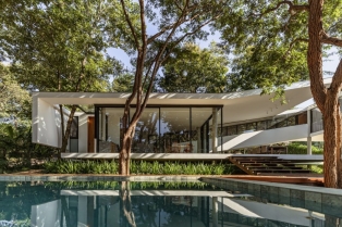 Ascendente House: arhitektura koja se stapa sa pejzažem